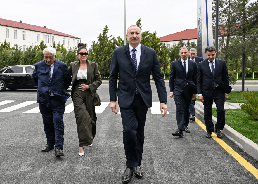İlham Əliyev Milli Aviasiya Akademiyasında Beynəlxalq Təlim Mərkəzinin açılışında iştirak edib - FOTOLAR