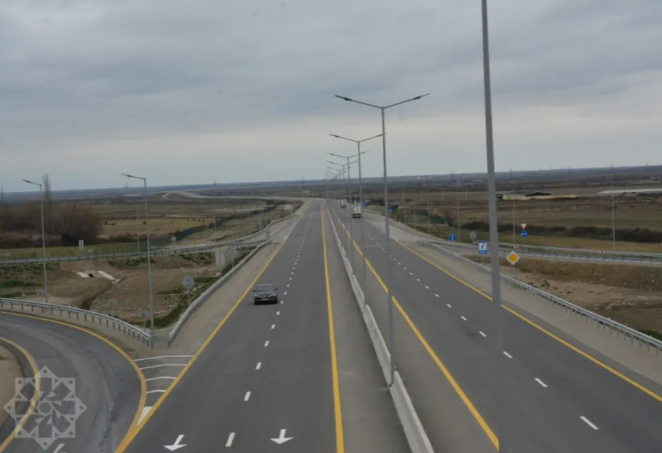 Ödənişli avtomagistrallarda maksimum sürət həddi təsdiqlənib