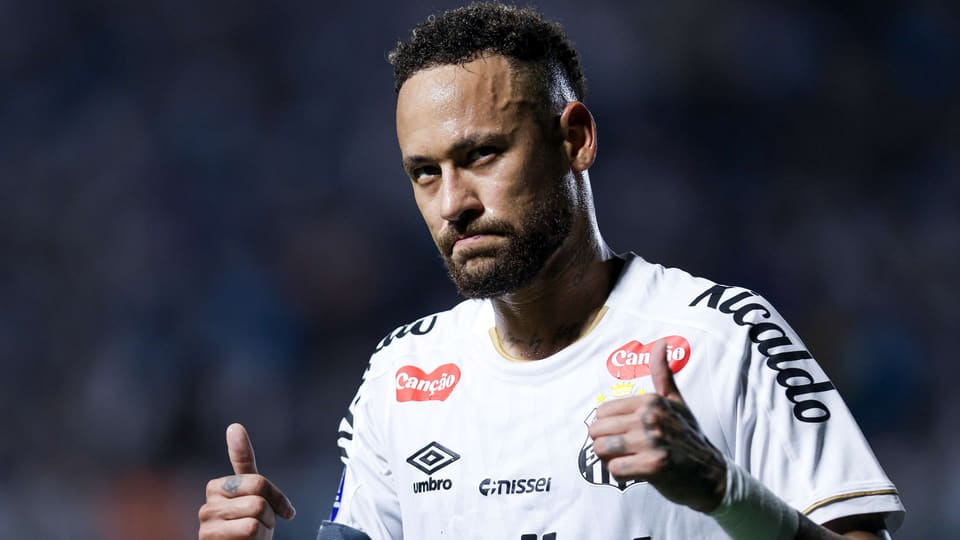 Neymar azarkeşlərlə yaşadığı insidentə görə üzr istədi