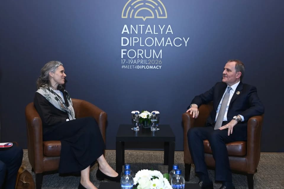  Ceyhun Bayramov  Maqdalena Qrono ilə görüşüb