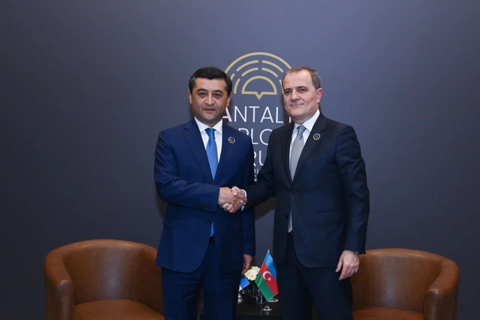 Ceyhun Bayramov və Bəxtiyor Saidov Yaxın Şərqdəki vəziyyəti müzakirə ediblər