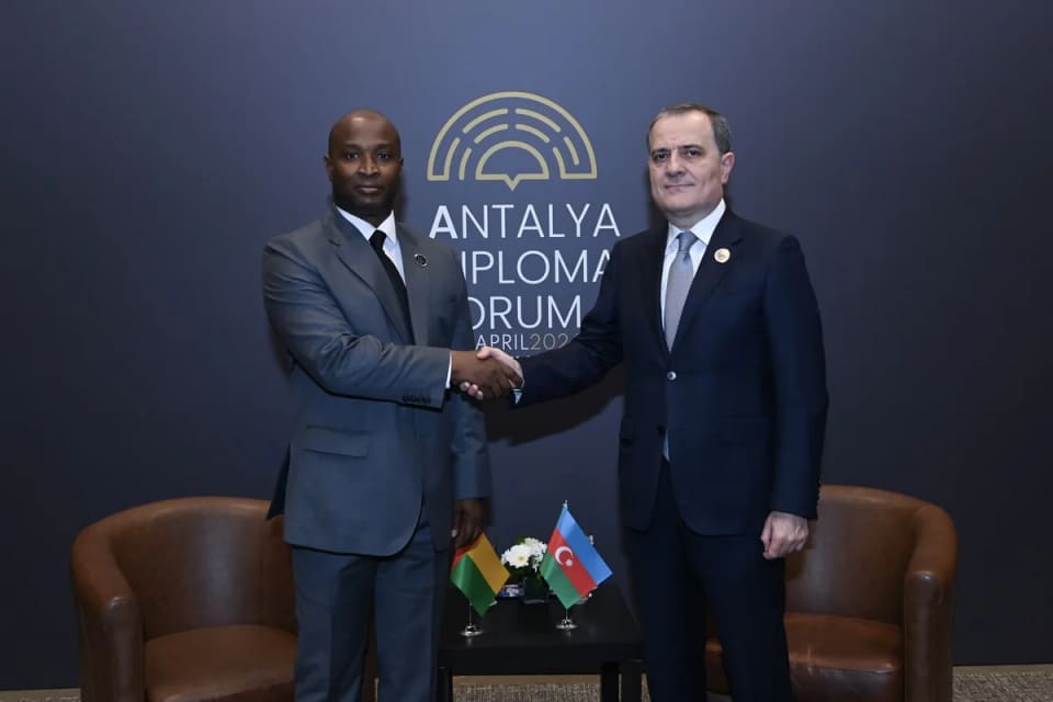 Azərbaycan və Qvineya-Bisau XİN başçıları əməkdaşlıq məsələlərini müzakirə ediblər