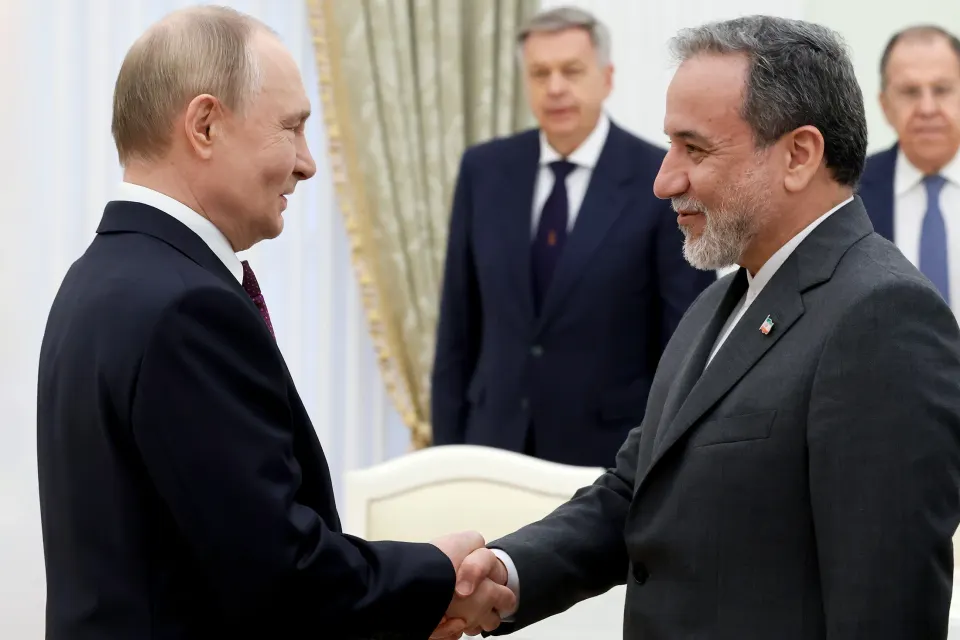 Əraqçi ilə Putinin görüşü baş tutub - YENİLƏNİB