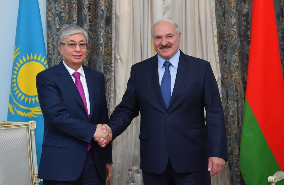 Belarus və Qazaxıstan prezidentləri telefon danışığı aparıblar