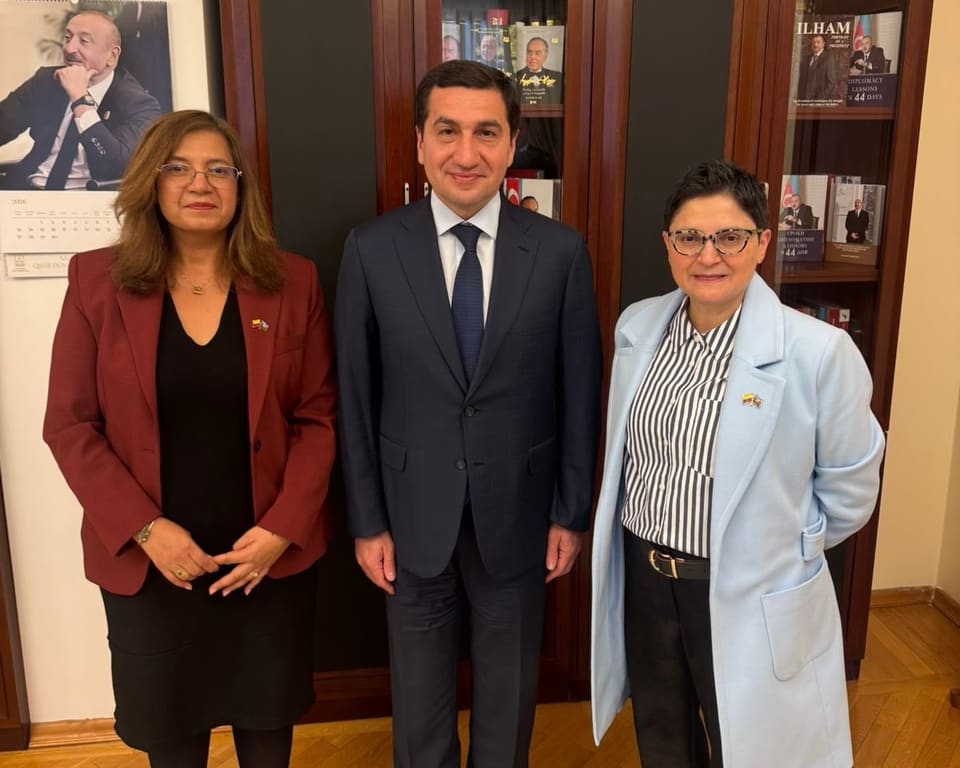  Hikmet Hacıyev Kolumbiyanın xarici işlər nazirinin müavini ilə görüşüb