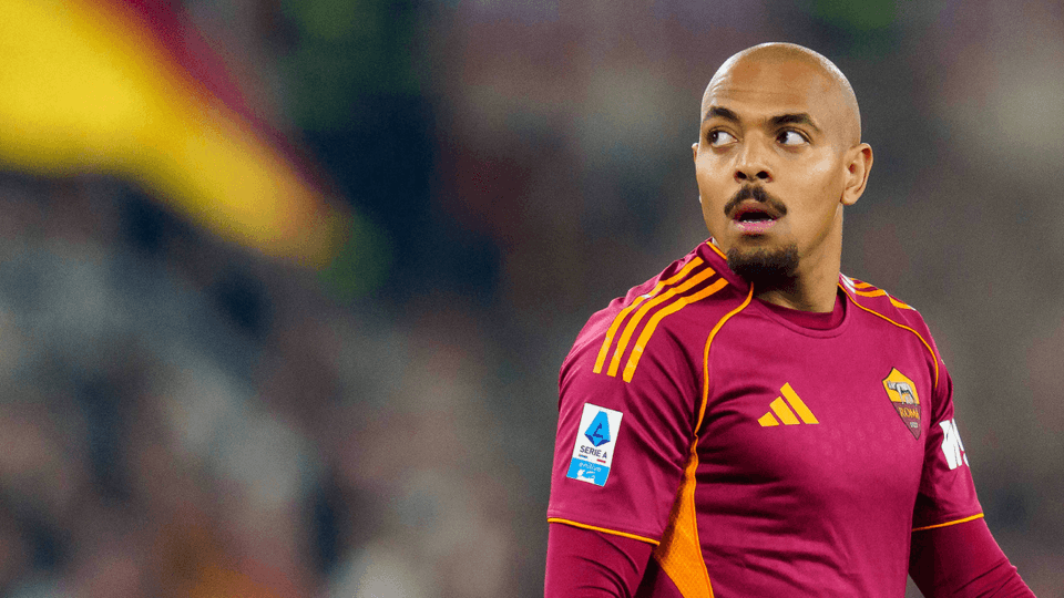 “Roma” Donyell Malenin transfer hüquqlarını birdəfəlik aldı