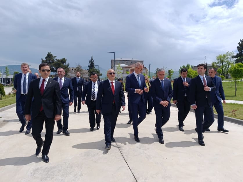 Slovakiya Milli Şurası sədrinin başçılıq etdiyi nümayəndə heyəti Xankəndidə quruculuq işləri ilə tanış olub