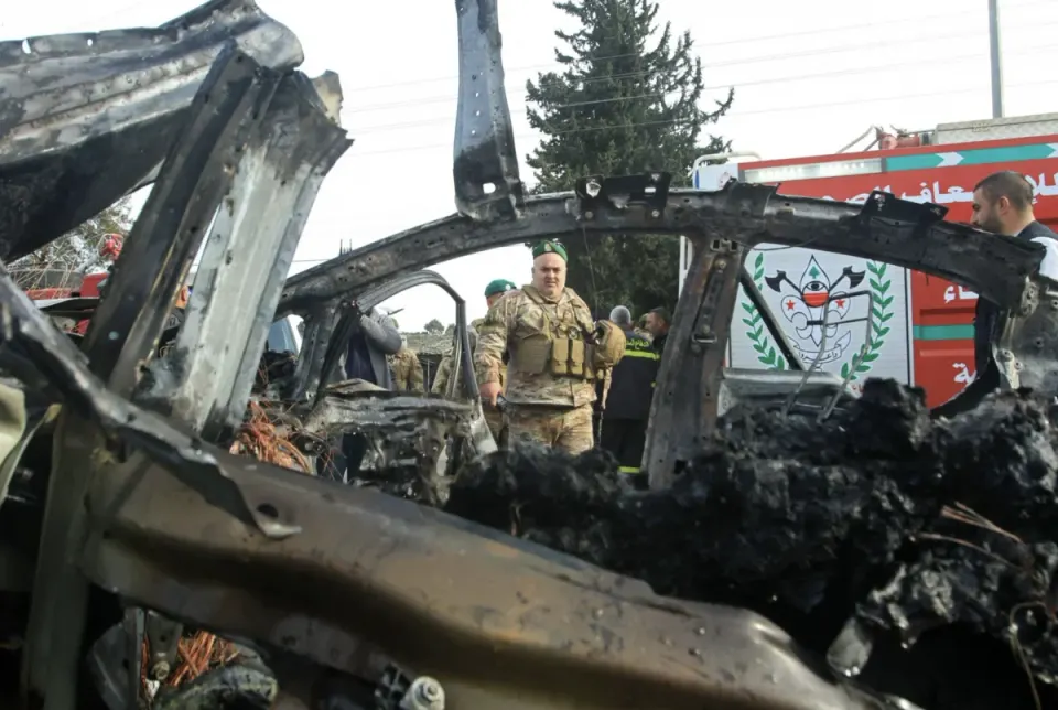 İsrail pilotsuz təyyarəsi Beyrutun cənubunda iki Hizbullah üzvünü öldürüb