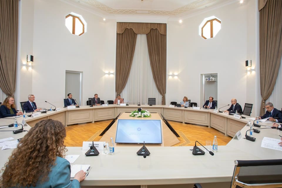Energetika naziri Almaniya İqtisadiyyatının Şərq Komitəsinin sədri ilə görüşüb