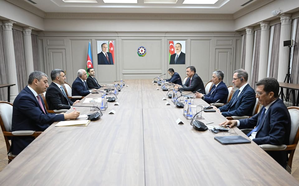 Əli Əsədov Bakıda keçirilən TDT-yə üzv ölkələrin mərkəzi bankları Şurasının iclasının iştirakçıları ilə görüşüb