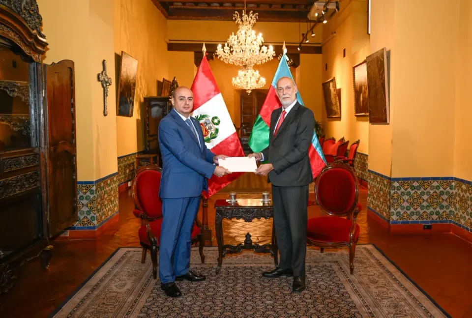 Azərbaycan səfiri etimadnaməsinin surətini Perunun XİN rəsmisinə təqdim edib