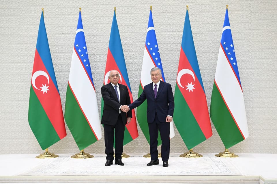 Əli Əsədov Özbəkistan Prezidenti Şavkat Mirziyoyevlə görüşüb