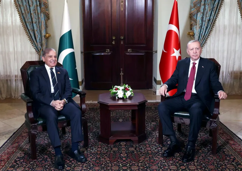 Şahbaz Şərif Türkiyəyə səfəri çərçivəsində Rəcəb Tayyib Ərdoğanla görüşüb
