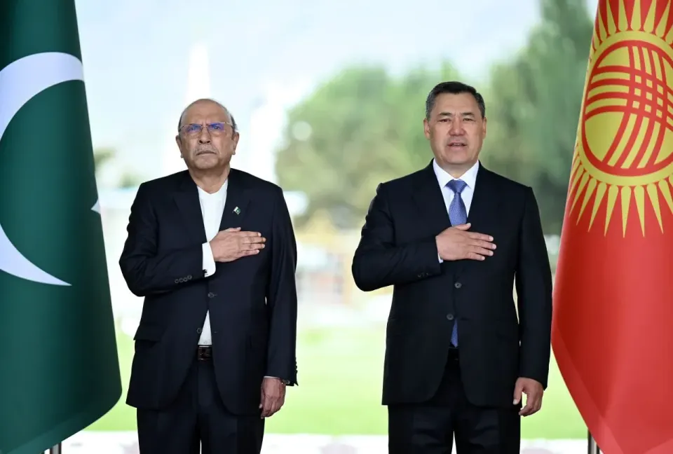  Pakistan Prezidenti Qırğızıstana səfər edib