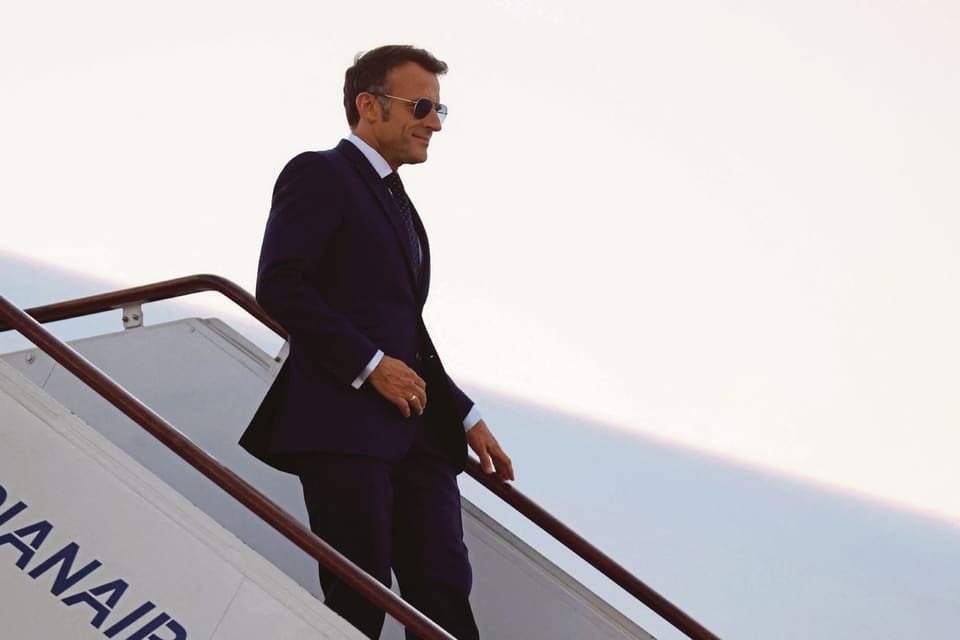 Makron NATO sammitində iştirak üçün Türkiyəyə gəlib