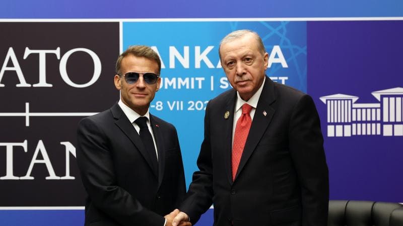 Prezident Ərdoğan Makron ilə görüşüb