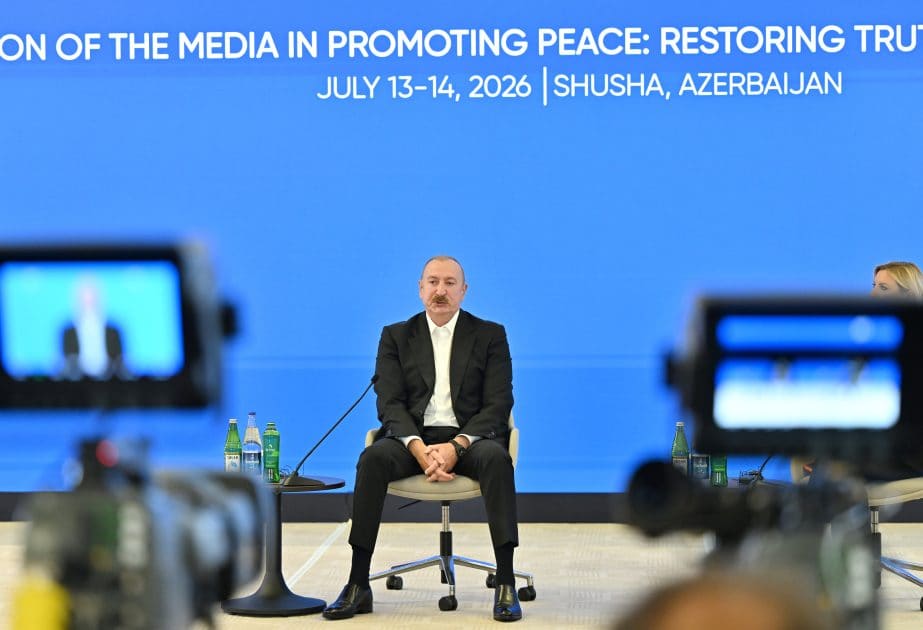  İlham Əliyev: Tramp sülhsevər və sülhü gətirə biləcək insandır
