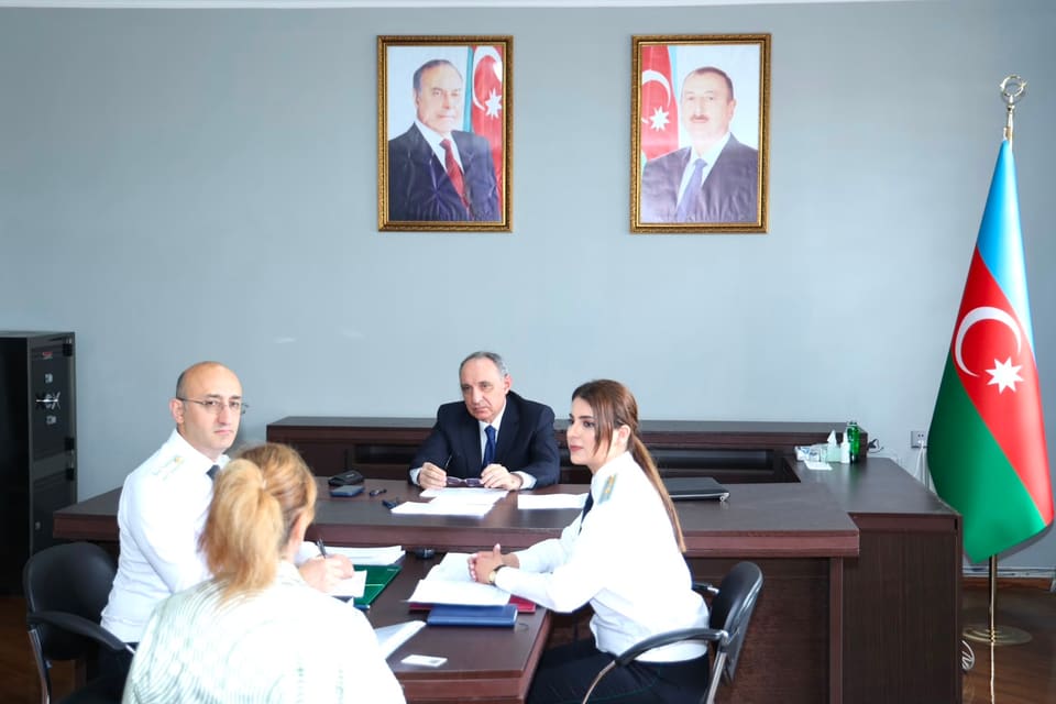 Baş prokuror Samux rayonunda vətəndaşları qəbul edib