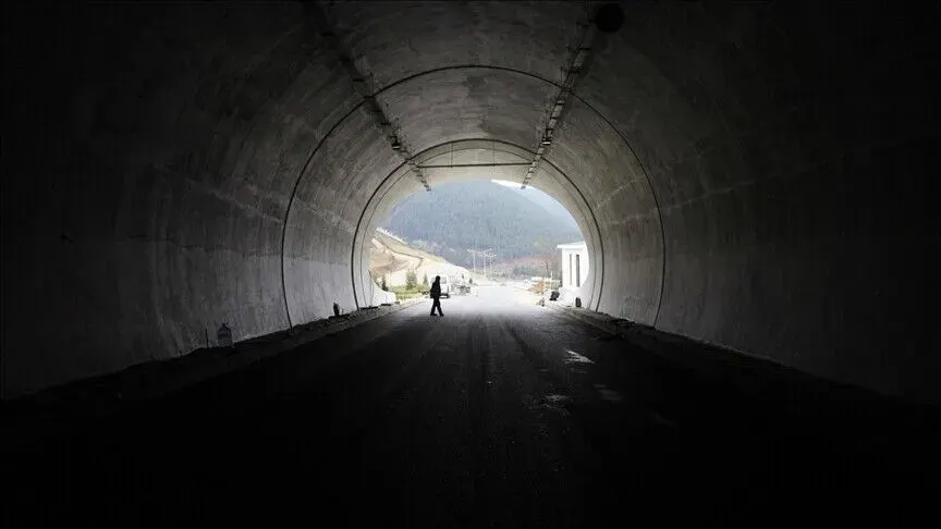 Hindistanda tunel çökməsi nəticəsində 9 işçi həlak olub