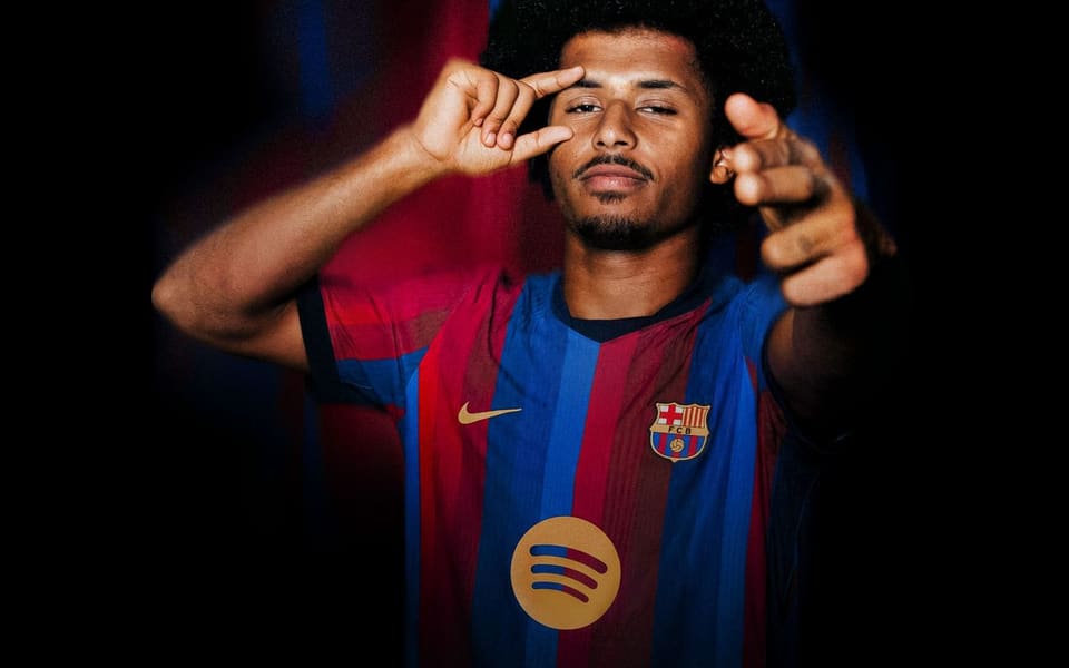 Barcelona signs long-term contract with forward Karim Adeyemi