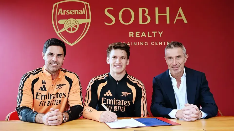 Arsenal strengthens squad with Greek forward Christos Tzolis