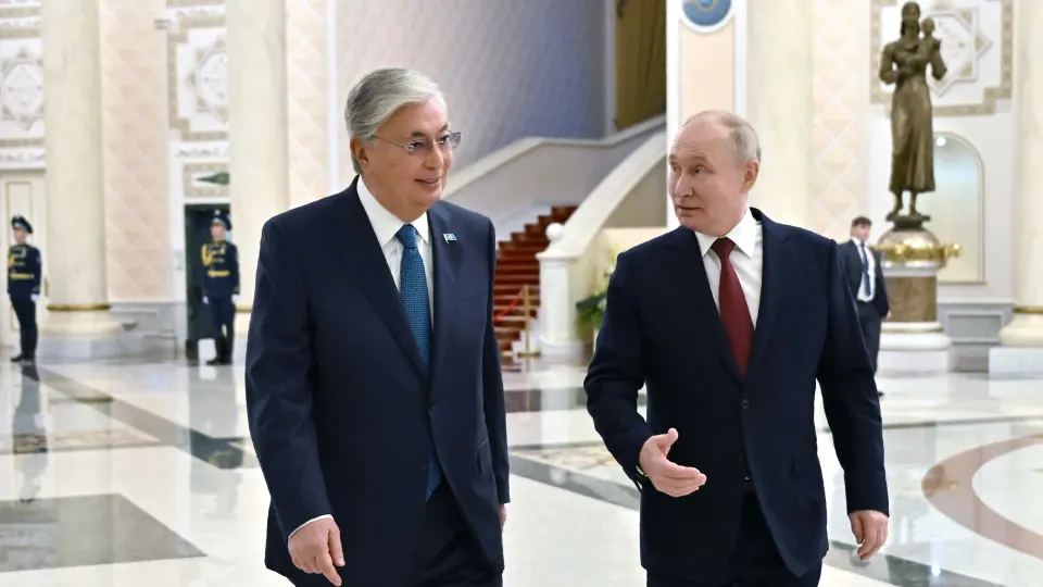 Putin Tokayevlə görüşüb