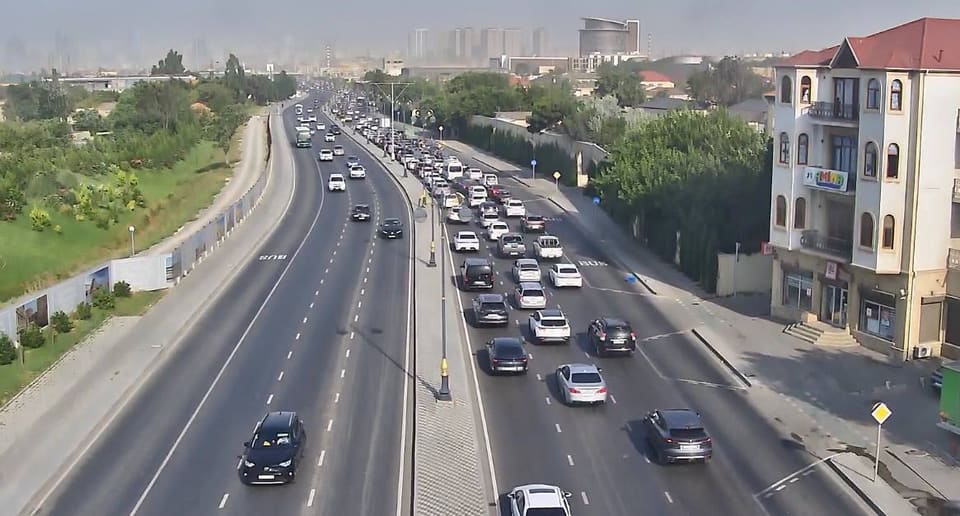 Bakıda hazırda sıxlıq müşahidə olunan yollar açıqlanıb 