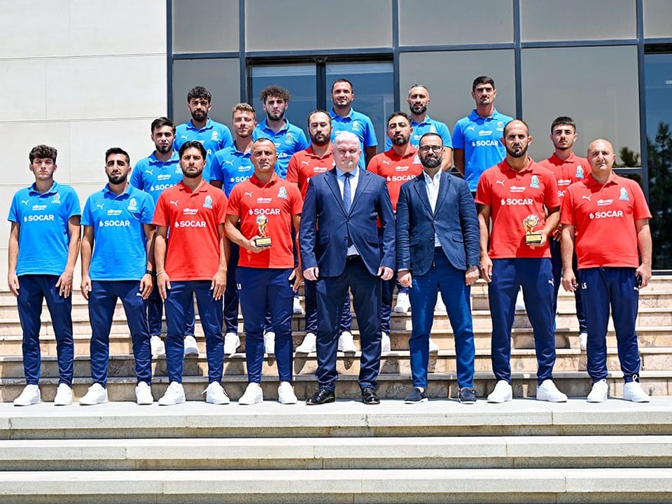 AFFA-nın baş katibi çimərlik futbolu üzrə milli üzvləri ilə görüşüb (fotolar)