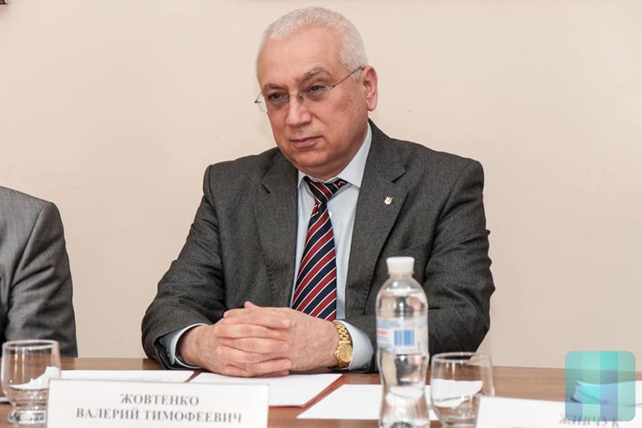 Zelenski Ukraynanın Qırğızıstandakı səfirini istefaya göndərib