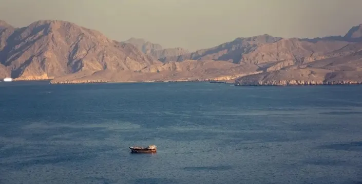 İran: Omanla Hörmüz boğazı ilə bağlı danışıqlar konstruktiv şəkildə davam edir