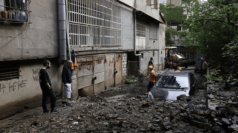 Yağış Tbilisidə ciddi fəsadlar törədib
