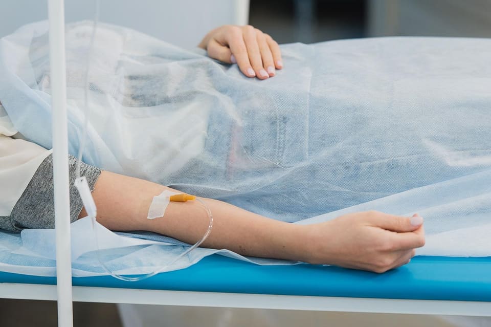 Sumqayıtda şagirdlər vaxtı keçmiş şirniyyatdan zəhərlənib - YENİLƏNİB