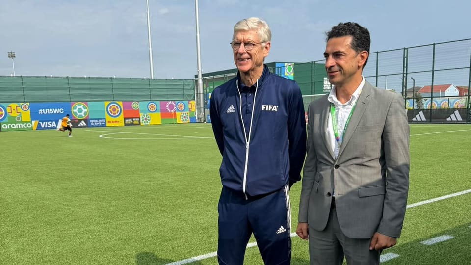 Arsen Venger Hövsan Yarış Kompleksində olub