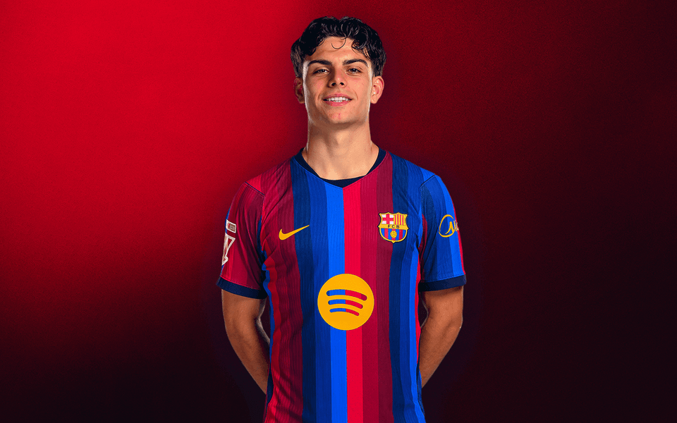 Barcelona extends contract with young player