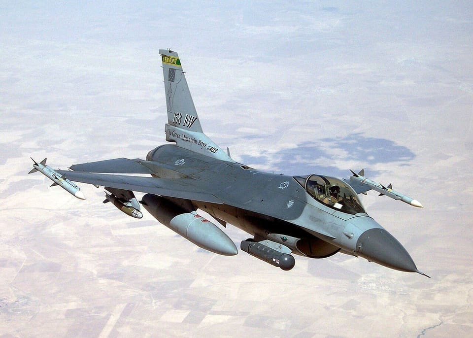 Belçika ilin sonunadək Ukraynaya 10 F-16 verəcək