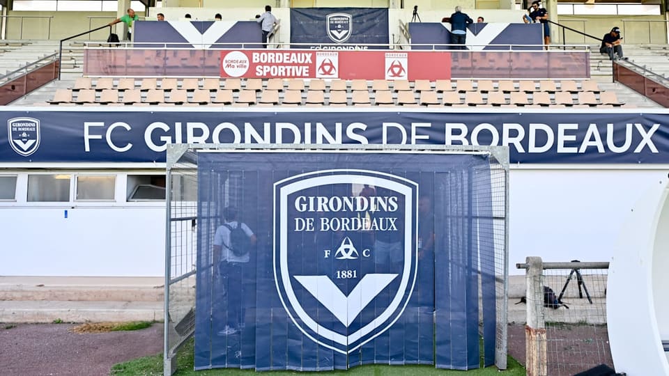 "Bordo" klubu 1 avroya satılıb