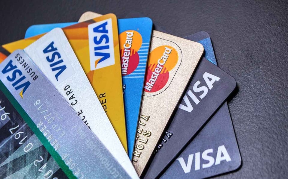 Dövriyyədə olan ödəniş kartlarının sayı 9.5% artıb