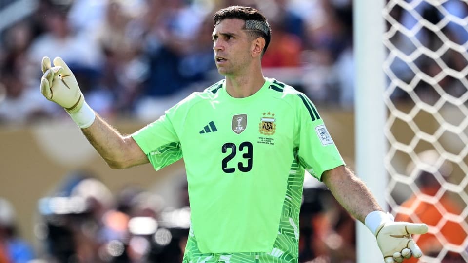 Emiliano Martinez close to joining Chelsea