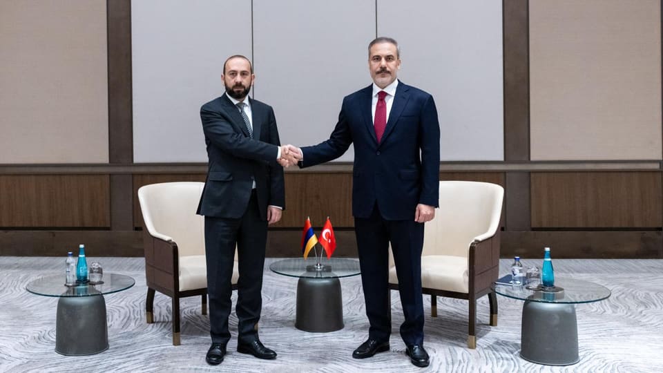 Ermənistan və Türkiyə xarici işlər nazirləri telefonla danışıblar