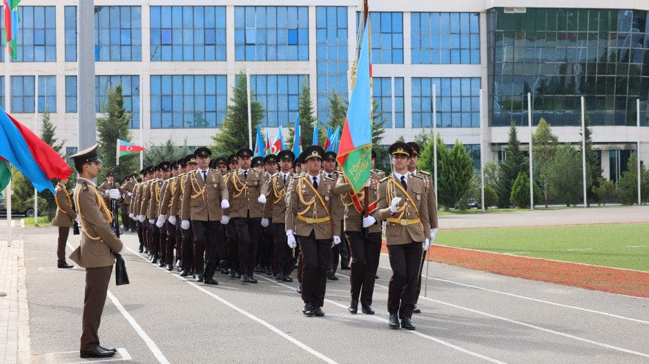 FHN-in Akademiyasında gənc kursantların hərbi andiçmə və məzunların buraxılış mərasimi olub