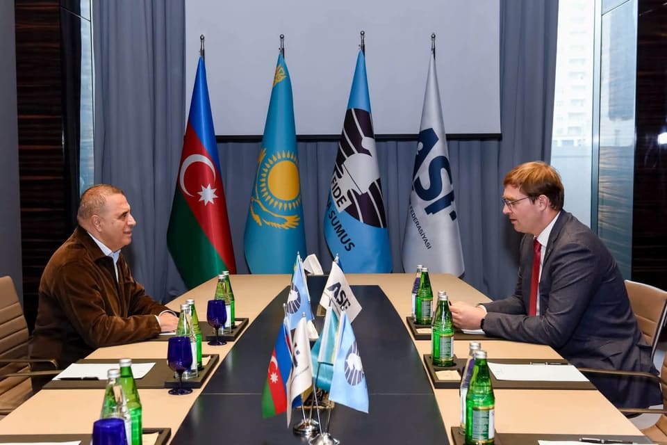 FIDE rəhbəri Bakıya gəlib, AŞF prezidenti ilə görüşüb