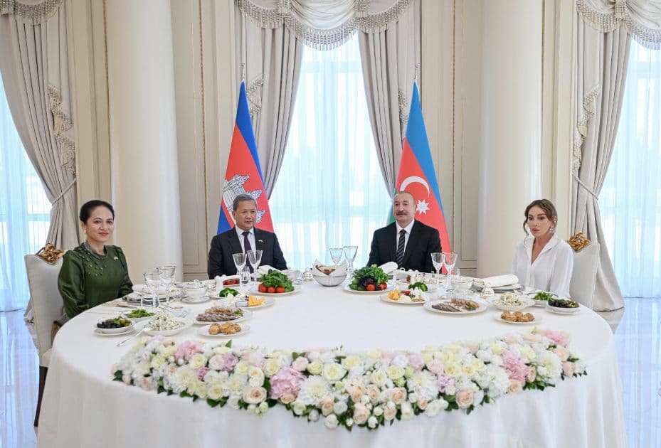 Official dinner hosted on behalf of President Ilham Aliyev in honor of Cambodian Prime Minister