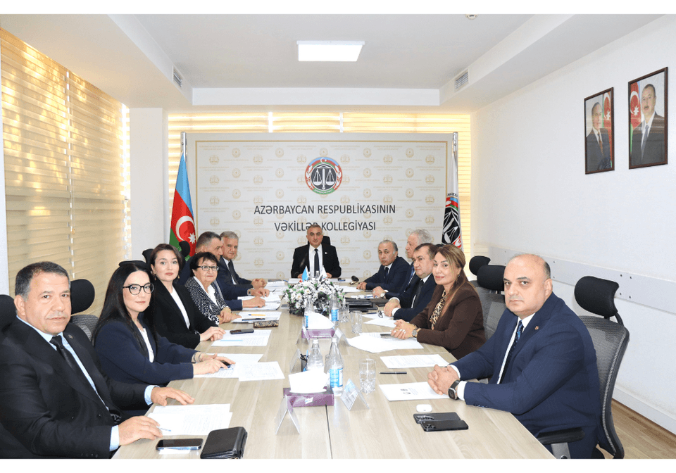 İntizam pozuntularına görə 2 vəkilə töhmət verilib, 4 vəkilə xəbərdarlıq edilib