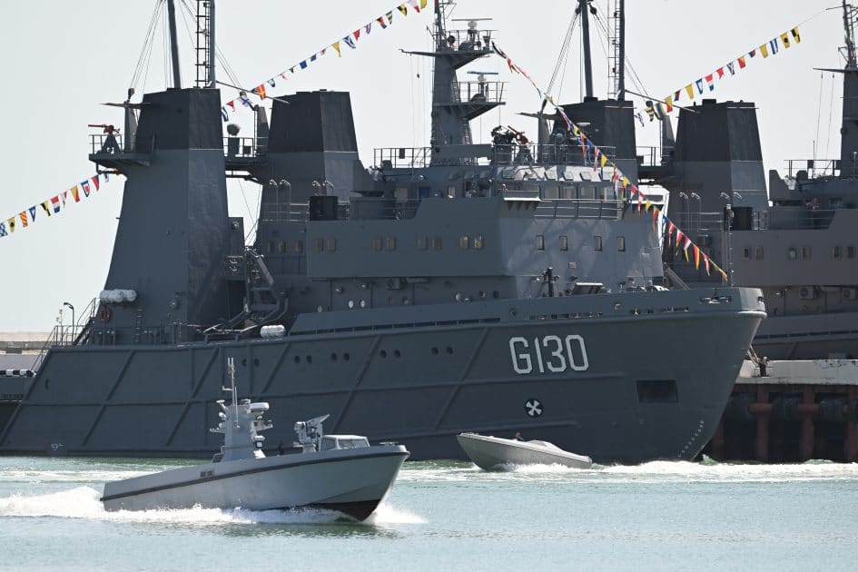 Unmanned marine vehicles tested in Navy