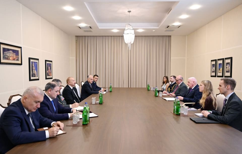  İlham Əliyev Birləşmiş Krallığın müdafiə üzrə dövlət nazirini qəbul edib