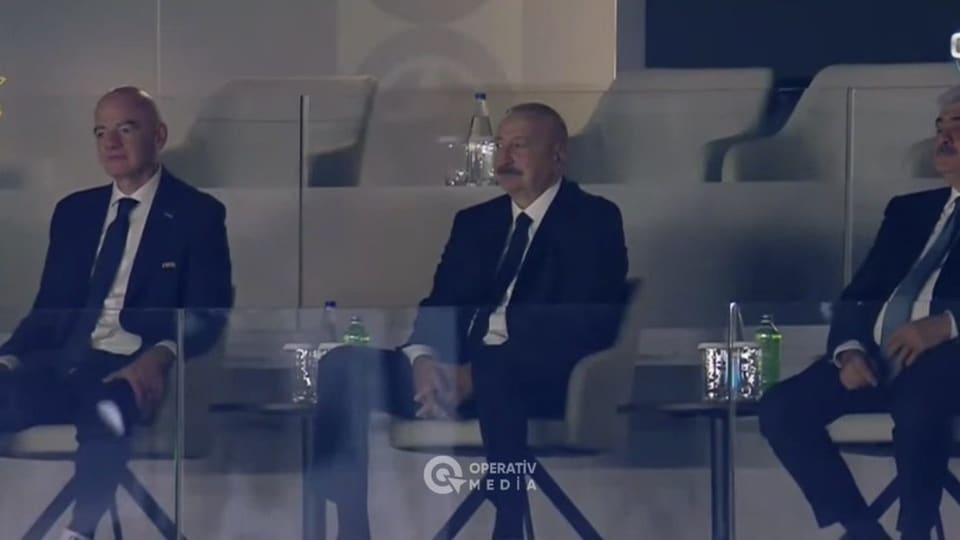 İlham Əliyev FİFA U-15 Dünya Çempionatının finalını izləyir - VİDEO
