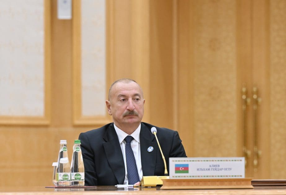 İlham Əliyev MDB Dövlət Başçıları Şurasının geniş tərkibdə iclasında iştirak edir