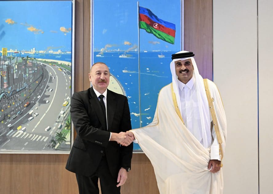İlham Əliyev Qətər Dövlətinin Əmiri ilə görüşüb