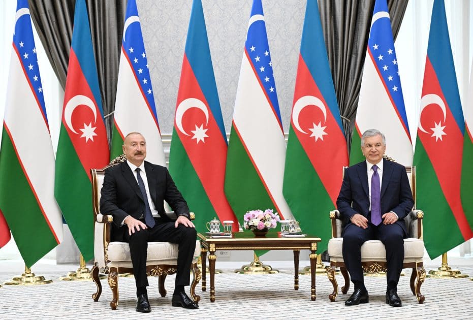 Ilham Aliyev invites Shavkat Mirziyoyev to visit Azerbaijan