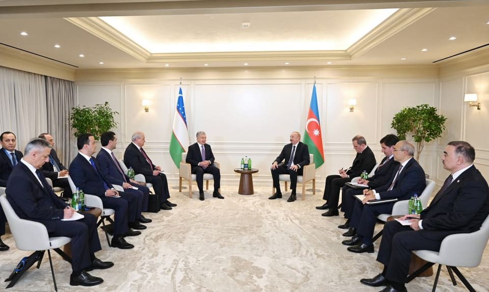İlham Əliyev Şavkat Mirziyoyevlə görüşüb